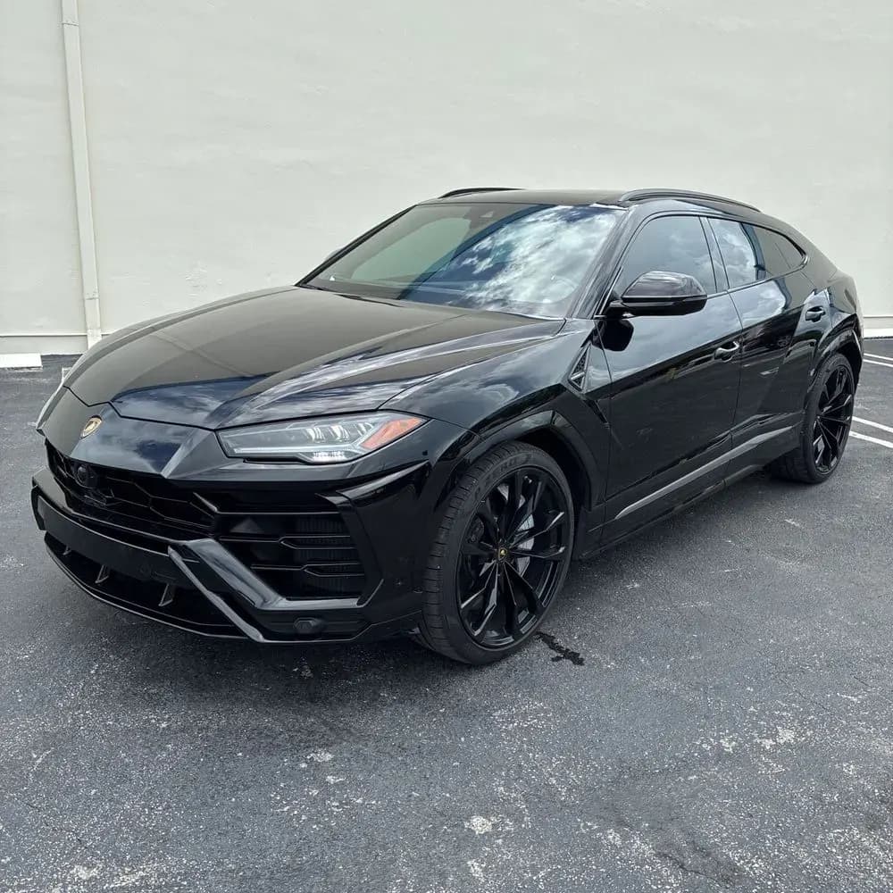 2020 Lamborghini Urus Base photo 1