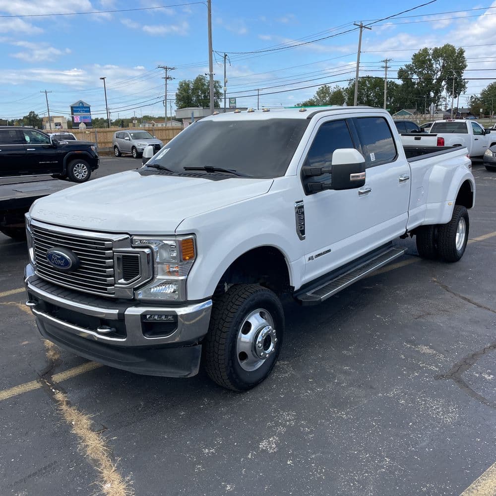 2022 Ford F-350 Super Duty Lariat photo 1